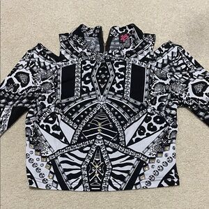 2B Bebe Monochrome Patterned Top with Zipper